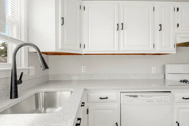 $3,000 | 82 Cliff Street, Quincy, MA 02169