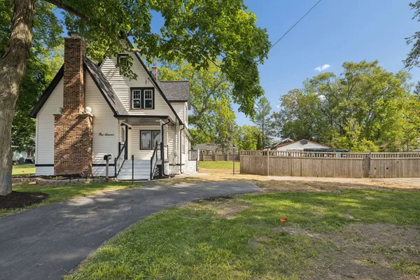 $349,000 | 111 Oak Street, New Lenox, IL 60451