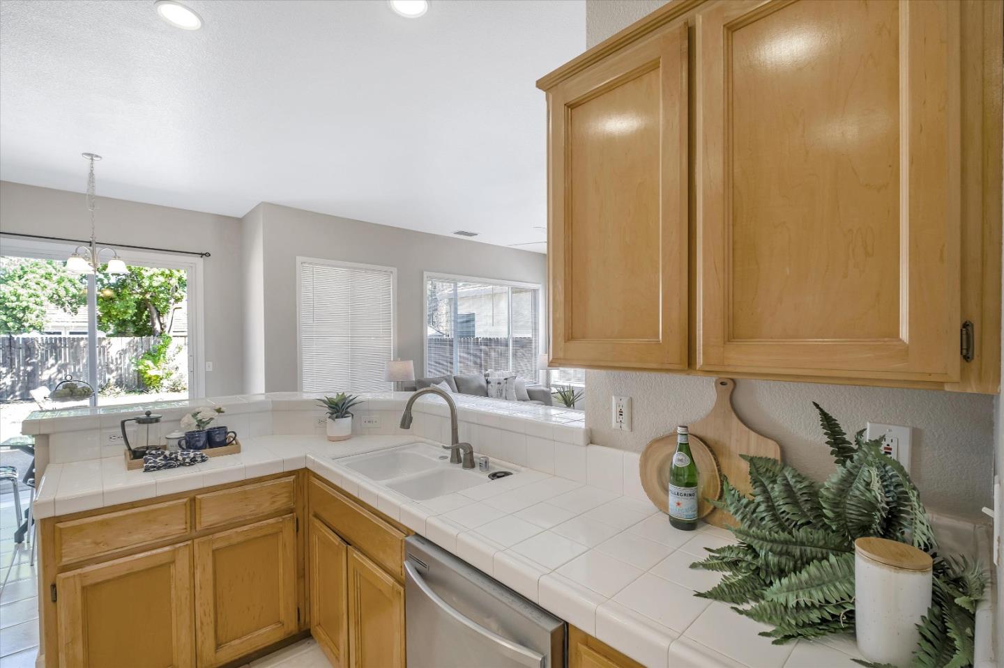 4505 Elliot Ranch Road Elk Grove, CA 95758 - Photo 16 of 44 Gallery Image 16