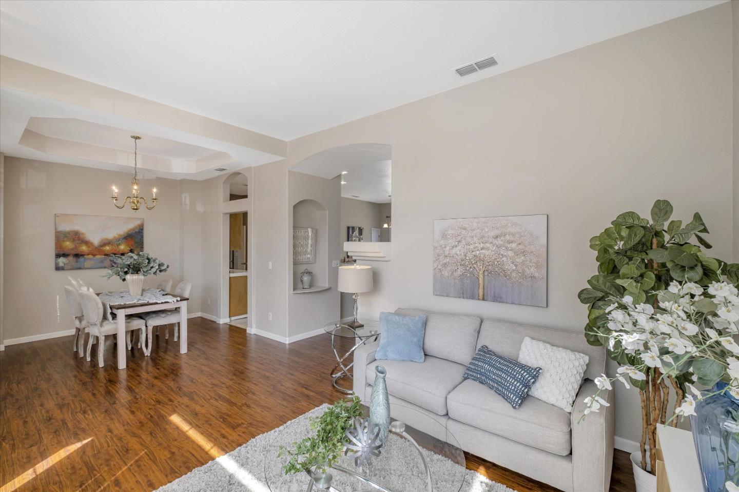 4505 Elliot Ranch Road Elk Grove, CA 95758 - Photo 5 of 44 Gallery Image 5