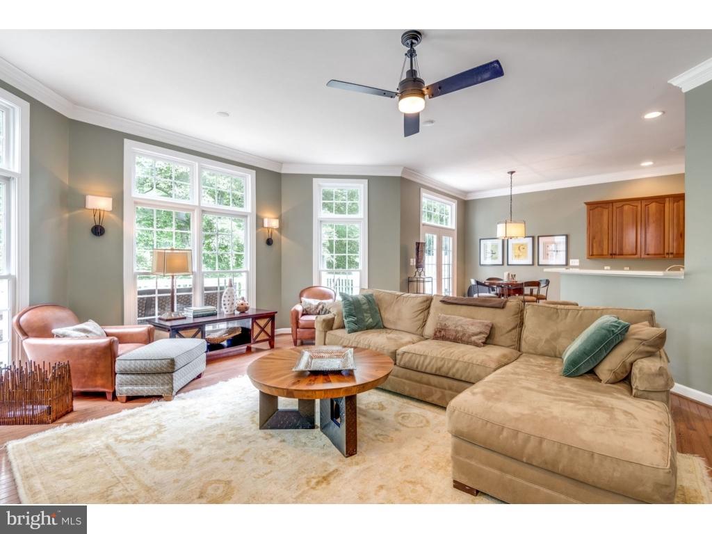 20256 Island View Court Sterling, VA 20165 - Photo 12 of 30 Family Room
