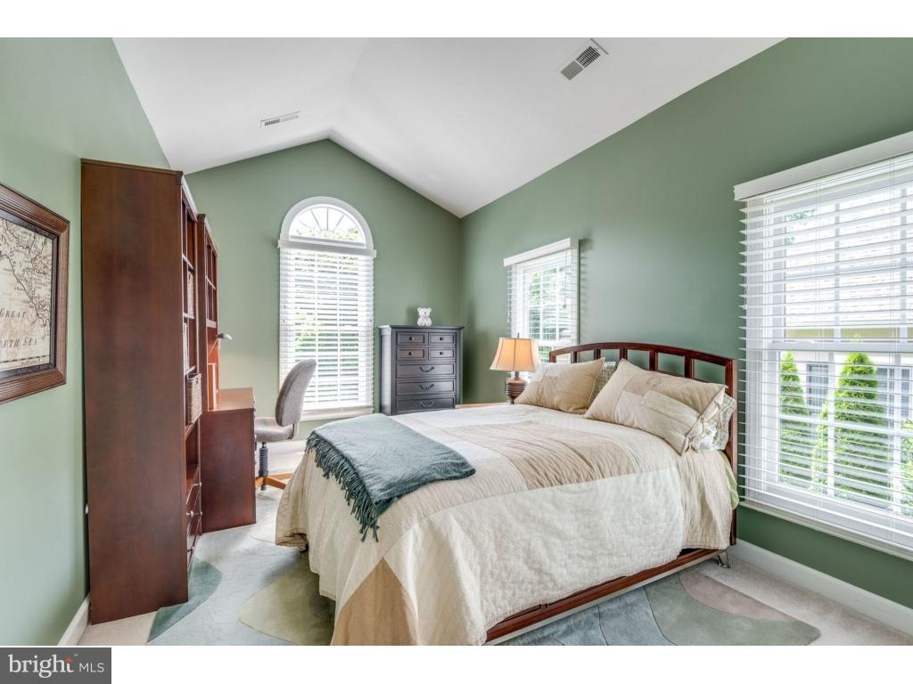 20256 Island View Court Sterling, VA 20165 - Photo 21 of 30 Bedroom