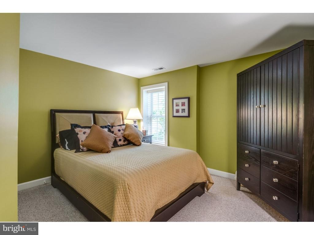 20256 Island View Court Sterling, VA 20165 - Photo 26 of 30 Bedroom