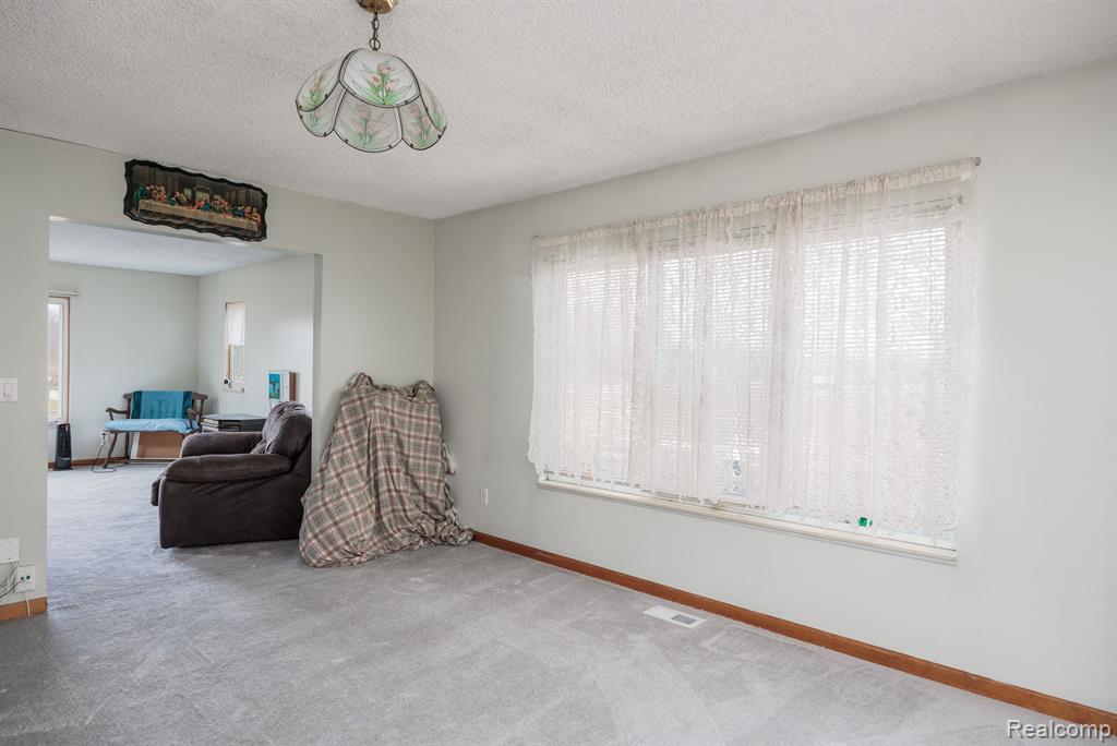 24040 Napier Road Novi, MI 48374 - Photo 8 of 32 Gallery Image 8