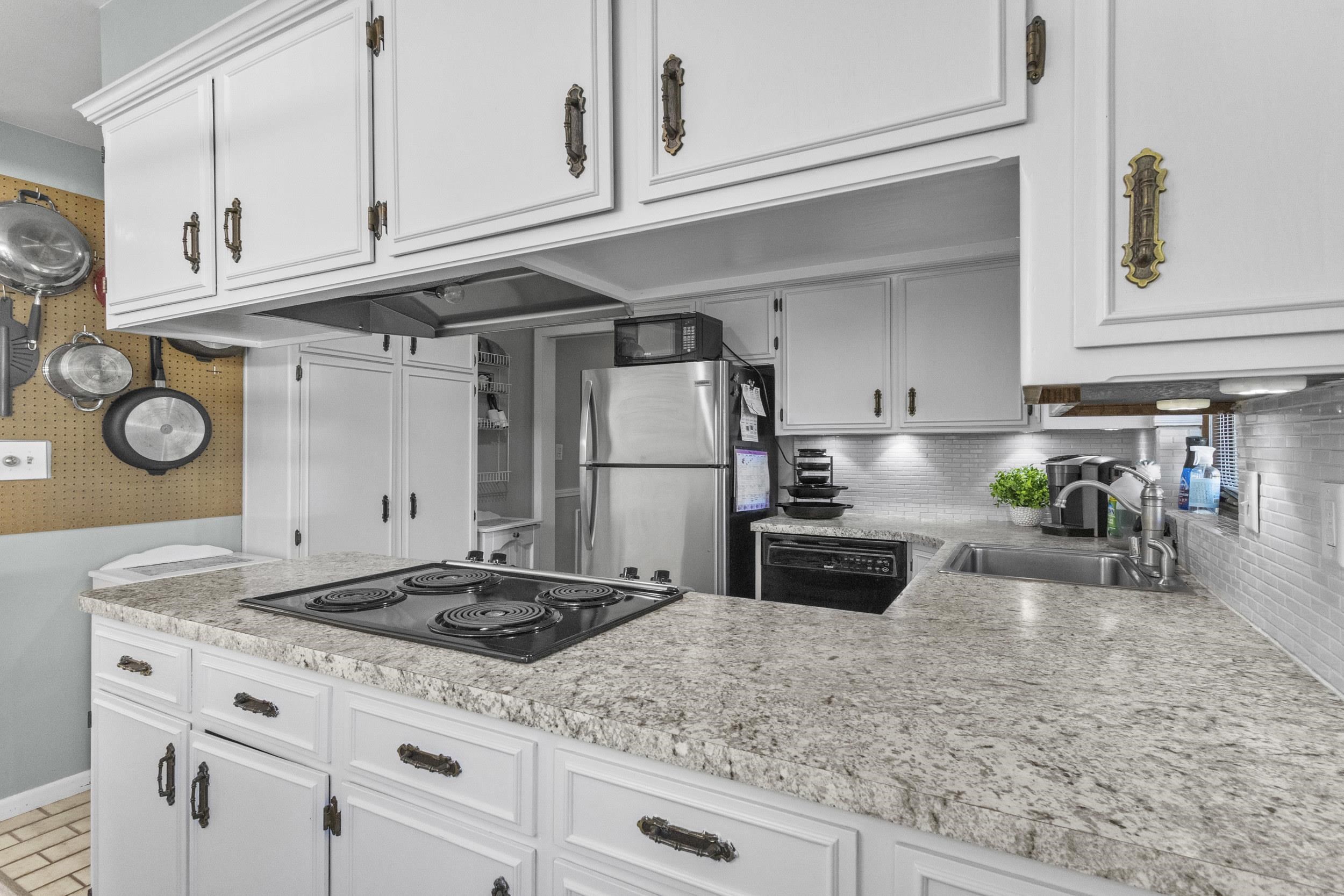 2663 Timber Lane Green Bay, WI 54313 - Photo 15 of 65