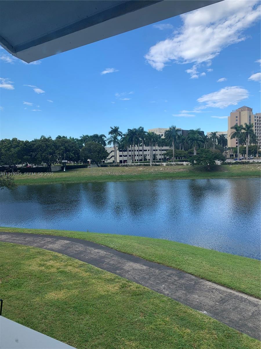 21352 Pagosa Court Boca Raton, FL 33431 - Photo 20 of 63 Lakeside path