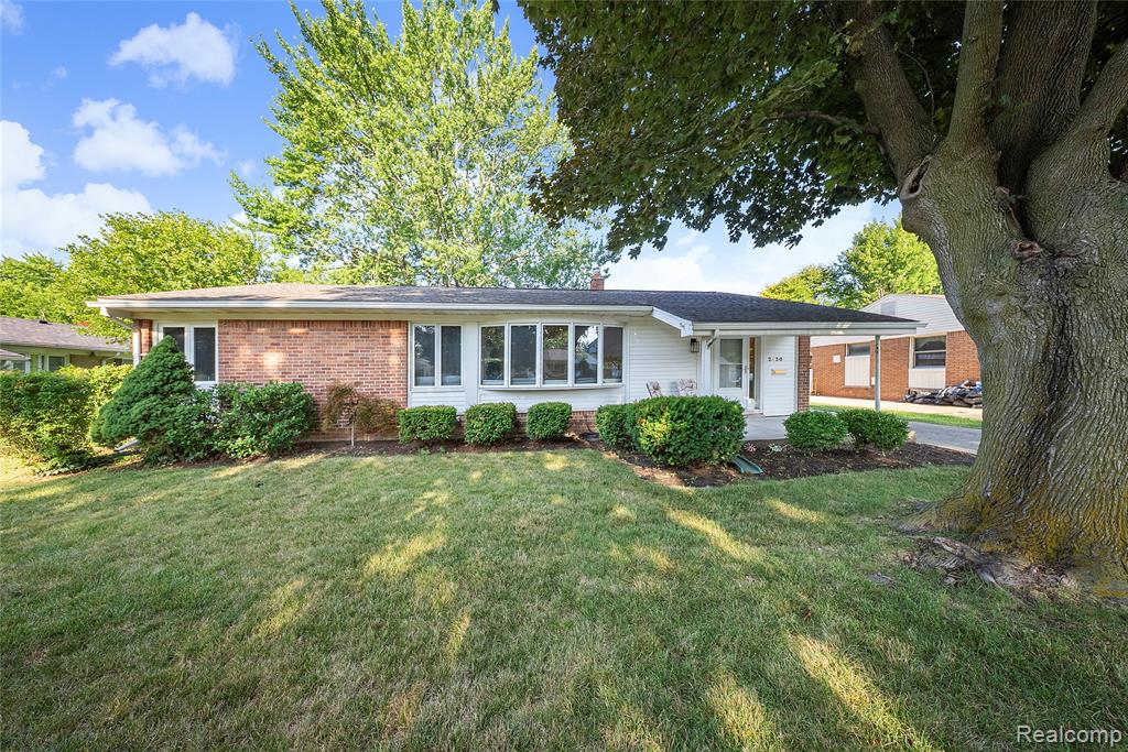 2430 Middlefield Road Trenton, MI 48183 - Photo 33 of 35