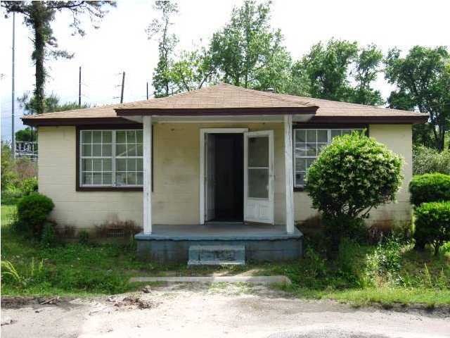 1021 Greenhill Road Charleston, SC 29412 - Photo 1 of 4 Primary Photo