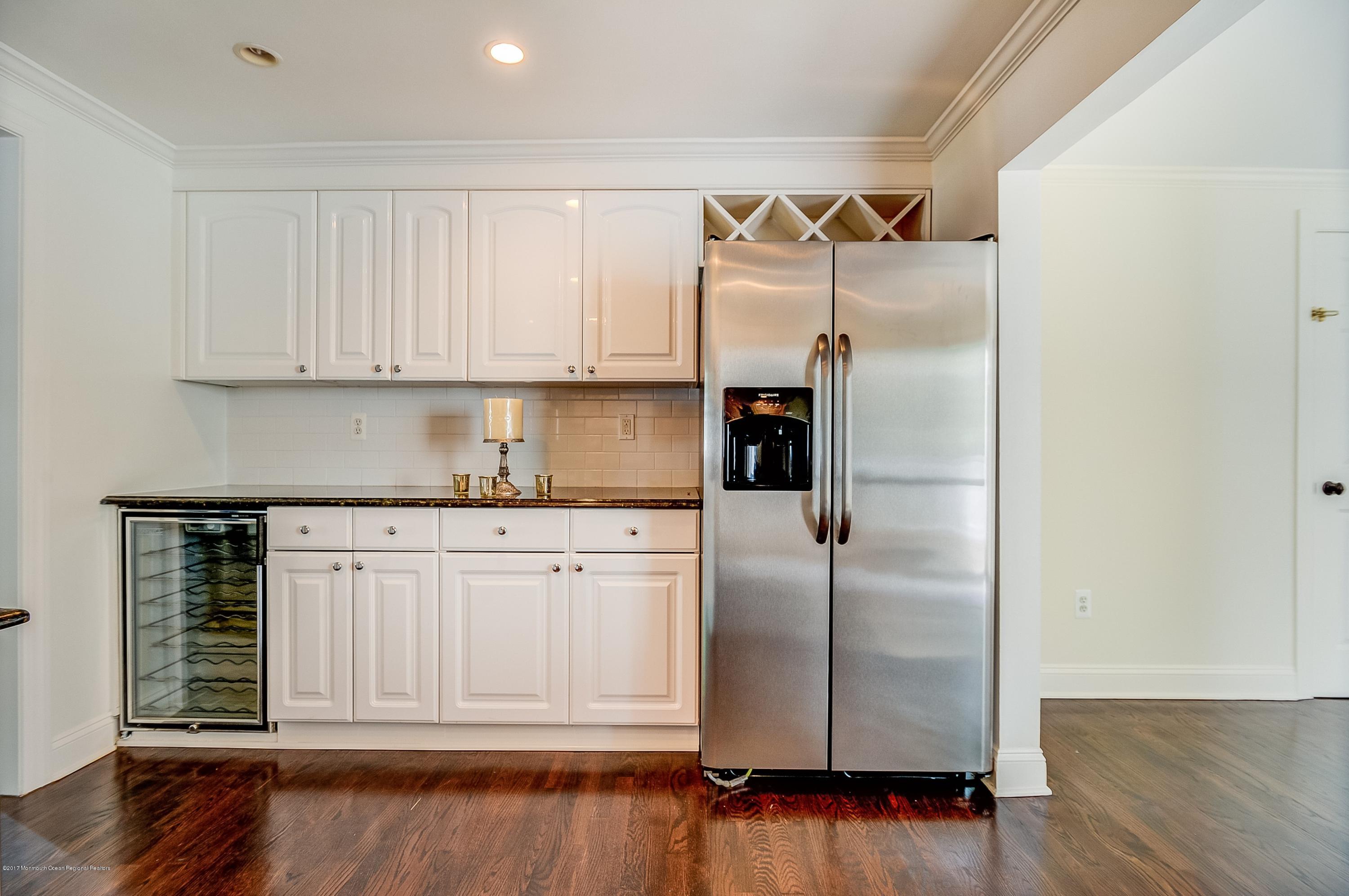 43 Ridge Road Rumson, NJ 07760 - Photo 13 of 33 010_Kitchen