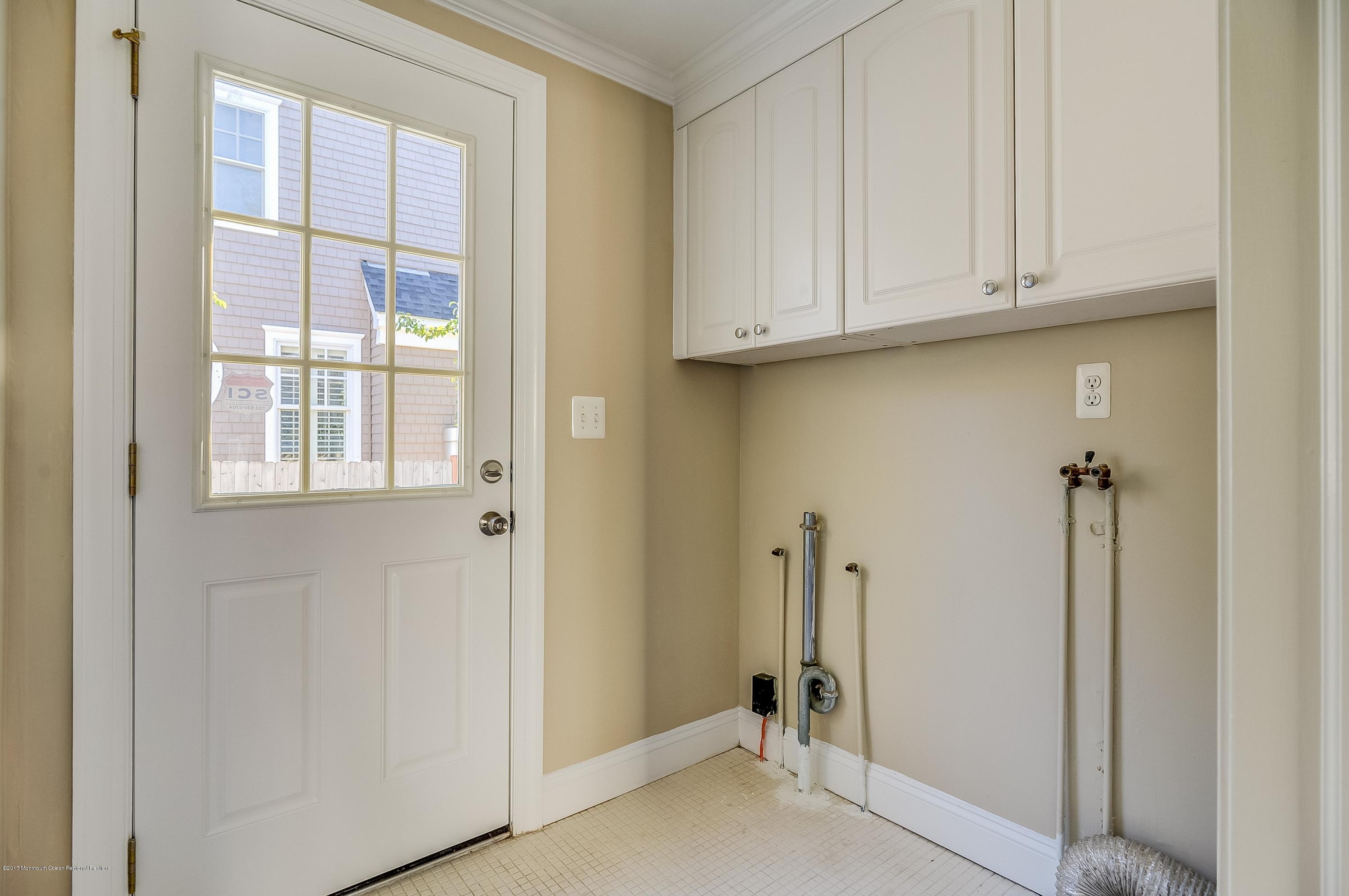 43 Ridge Road Rumson, NJ 07760 - Photo 26 of 33 023_Laundry
