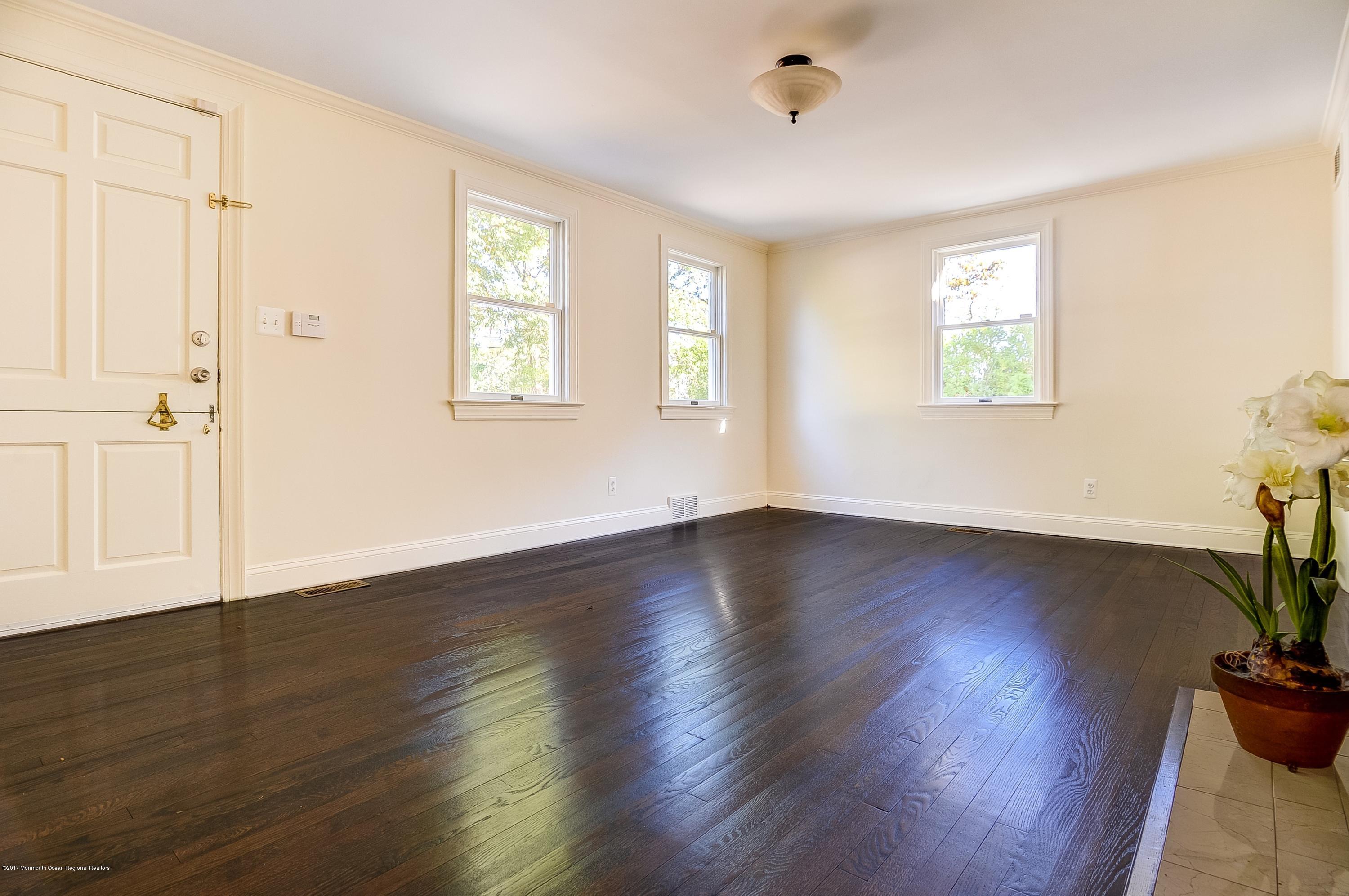 43 Ridge Road Rumson, NJ 07760 - Photo 5 of 33 002_Living