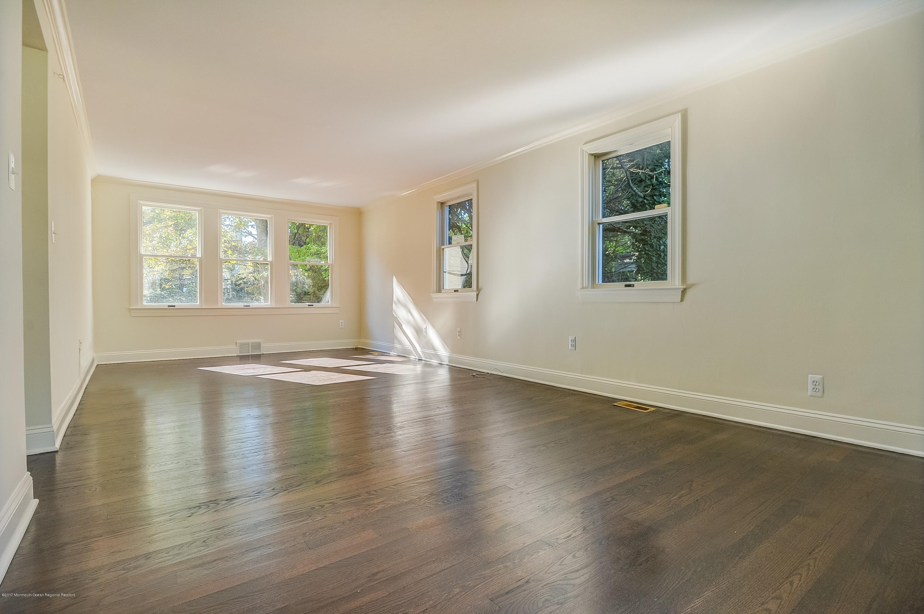 43 Ridge Road Rumson, NJ 07760 - Photo 9 of 33 006_Family