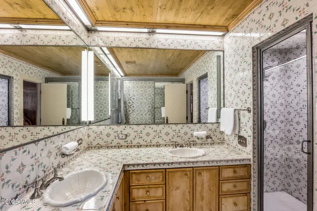 $6,400,000 | 600 Vail Valley Drive, Unit 310, Vail, CO 81657