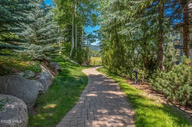 $6,400,000 | 600 Vail Valley Drive, Unit 310, Vail, CO 81657
