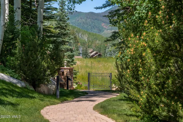$6,400,000 | 600 Vail Valley Drive, Unit 310, Vail, CO 81657