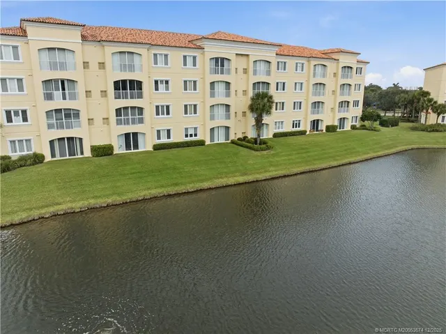 $450,000 | 1 Harbour Isle Drive East, Unit 104, Fort Pierce, FL 34949