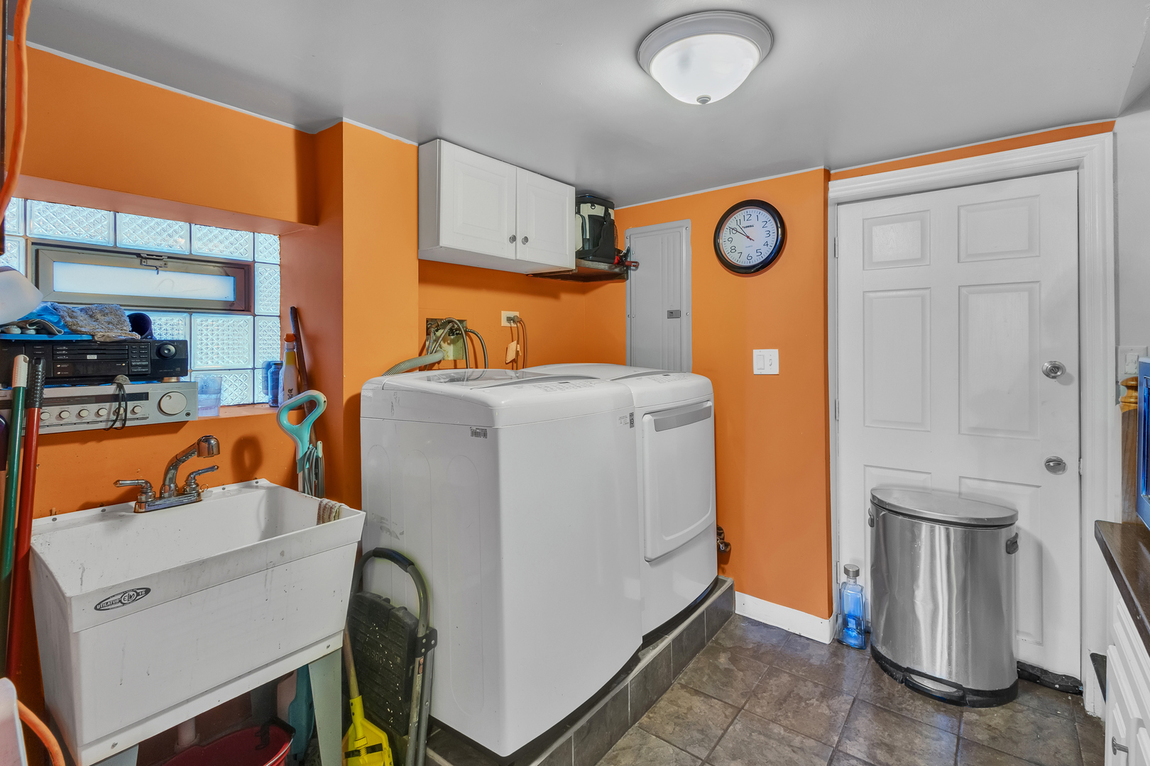 1418 North Mayfield Avenue Chicago, IL 60651 - Photo 21 of 28 a utility room with dryer and washer