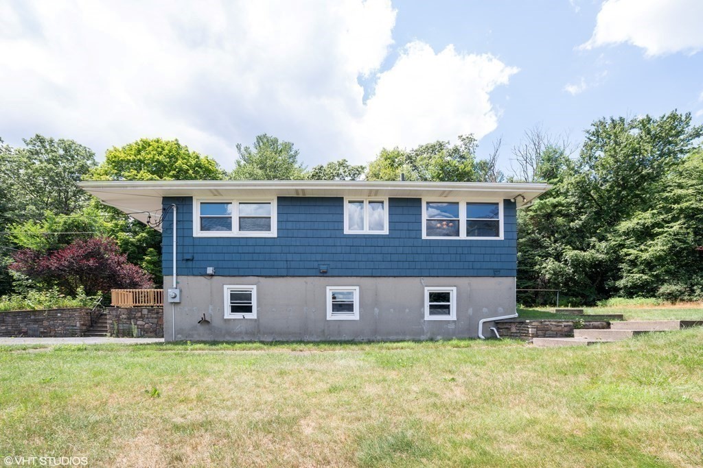 547 Benson Road Northbridge, MA 01534 - Photo 4 of 23 Gallery Image 4
