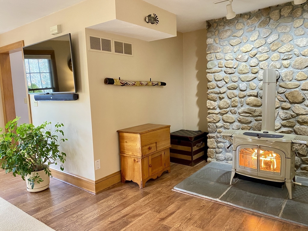 87 Dr Braley Road Freetown, MA 02717 - Photo 17 of 40 Gallery Image 17