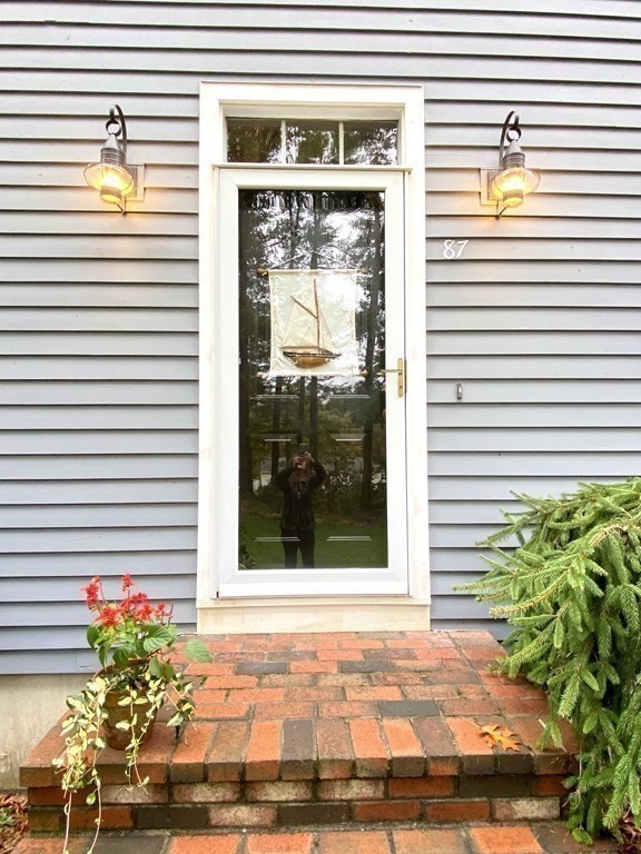 87 Dr Braley Road Freetown, MA 02717 - Photo 4 of 40 Gallery Image 4