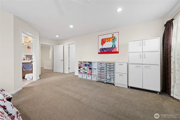 a view of a livingroom with closet