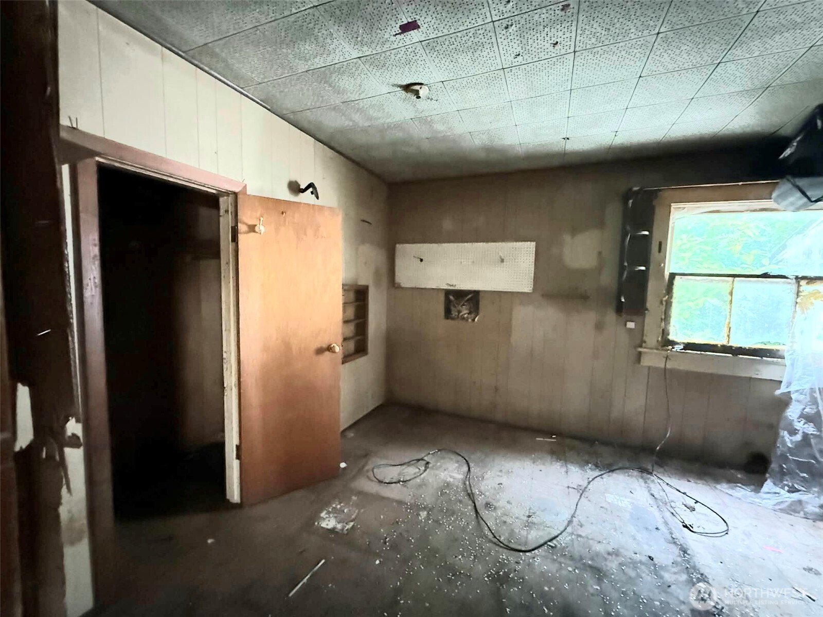 128 South Union Road Elma, WA 98541 - Photo 19 of 33 a view of a storage & utility room