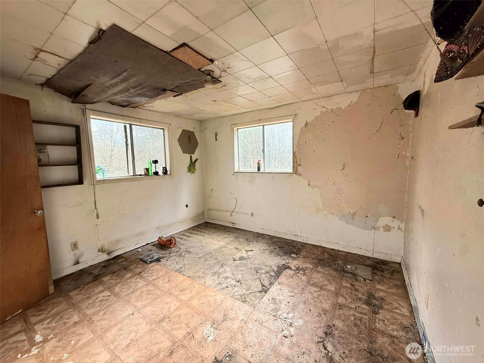 128 South Union Road Elma, WA 98541 - Photo 23 of 33 a view of a room with window