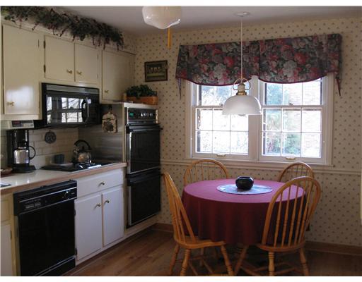 151 Boxfield Road Upper St. Clair, PA 15241 - Photo 6 of 18 Kitchen.