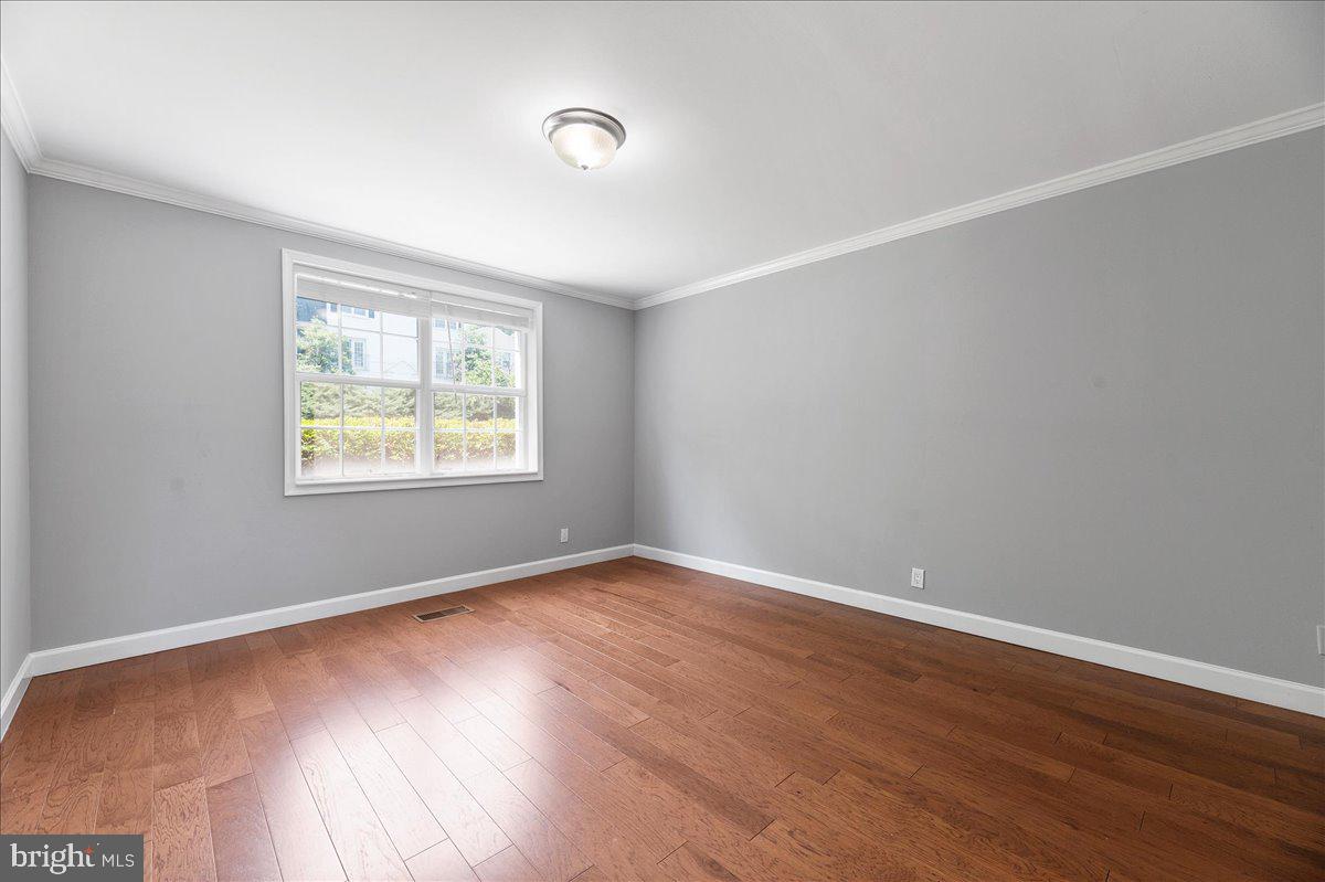 4608 28th Road South Arlington, VA 22206 - Photo 11 of 29 Owners bedroom