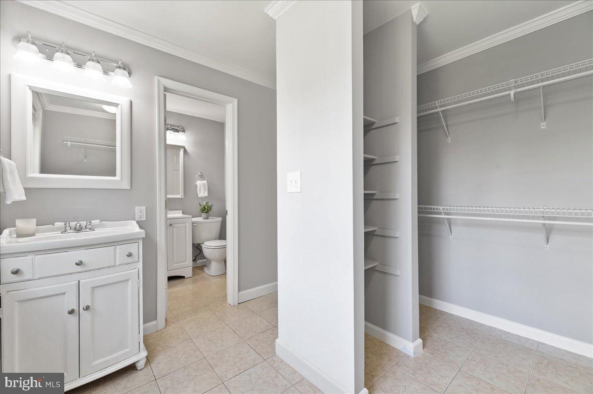 4608 28th Road South Arlington, VA 22206 - Photo 12 of 29 owners bathroom and closet