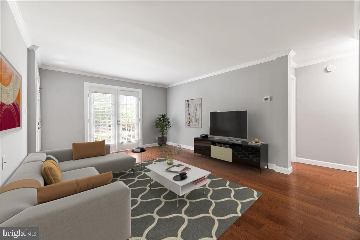 4608 28th Road South Arlington, VA 22206 - Photo 3 of 29 Living room