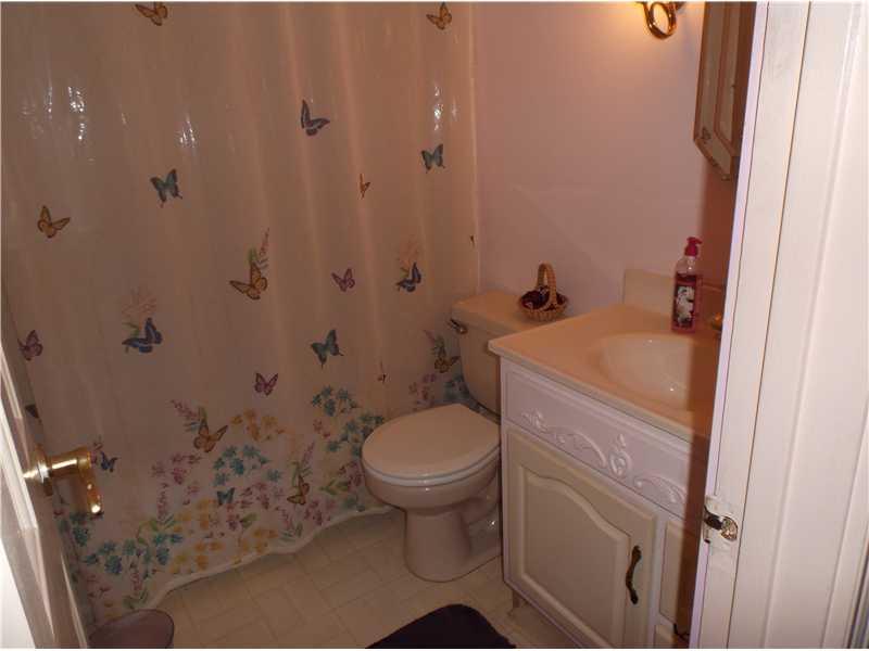 87 Porter Hill Road Washington, PA 15301 - Photo 20 of 25 Full Bath.