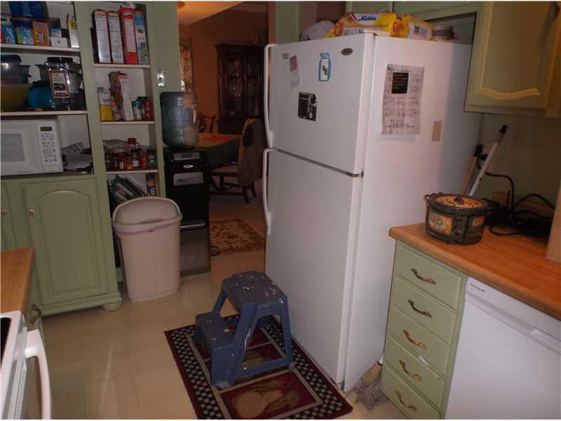 87 Porter Hill Road Washington, PA 15301 - Photo 7 of 25 Kitchen.