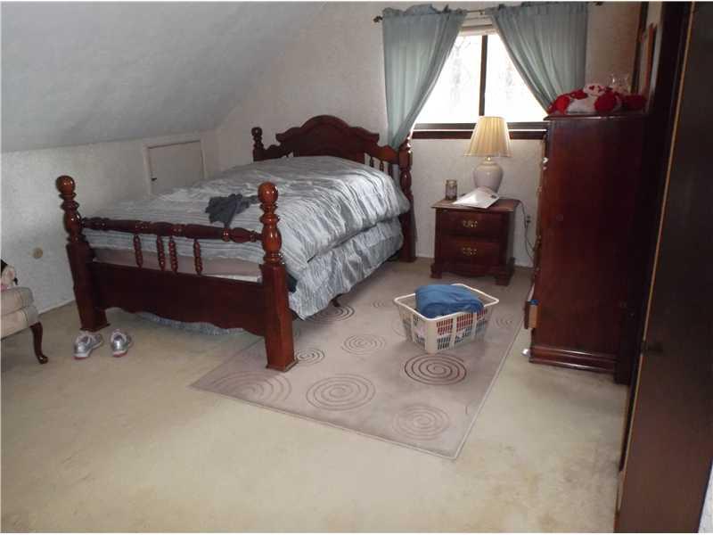 87 Porter Hill Road Washington, PA 15301 - Photo 10 of 25 Master Bedroom.