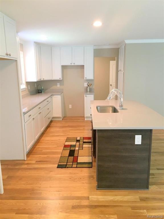 30015 High Valley Road Farmington Hills, MI 48331 - Photo 7 of 25