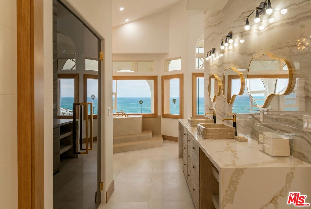147 Napoleon Street Playa del Rey, CA 90293 - Photo 21 of 33 Gallery Image 21