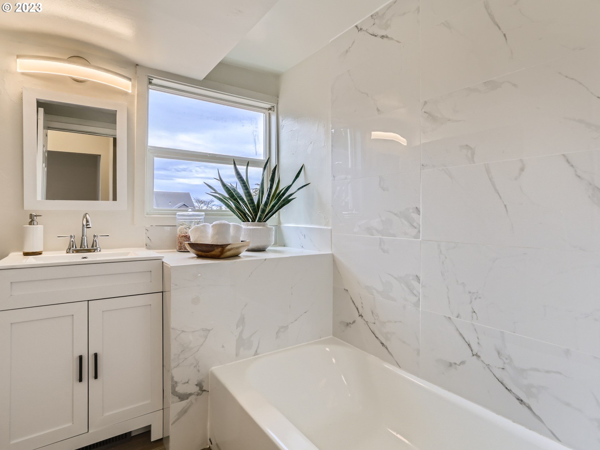 6912 Southwest Taylors Ferry Road Tigard, OR 97223 - Photo 11 of 28 Gallery Image 11