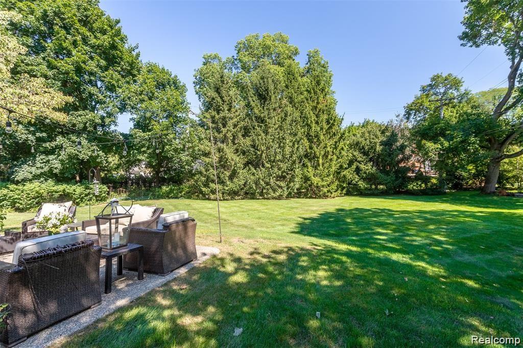 566 Lahser Road Bloomfield Hills, MI 48301 - Photo 15 of 29 PRIVATE BACKYARD