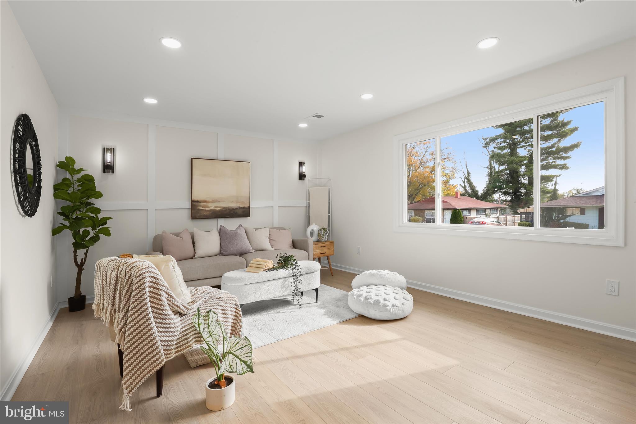 5610 Anthony Avenue Baltimore, MD 21206 - Photo 6 of 32 Living Room