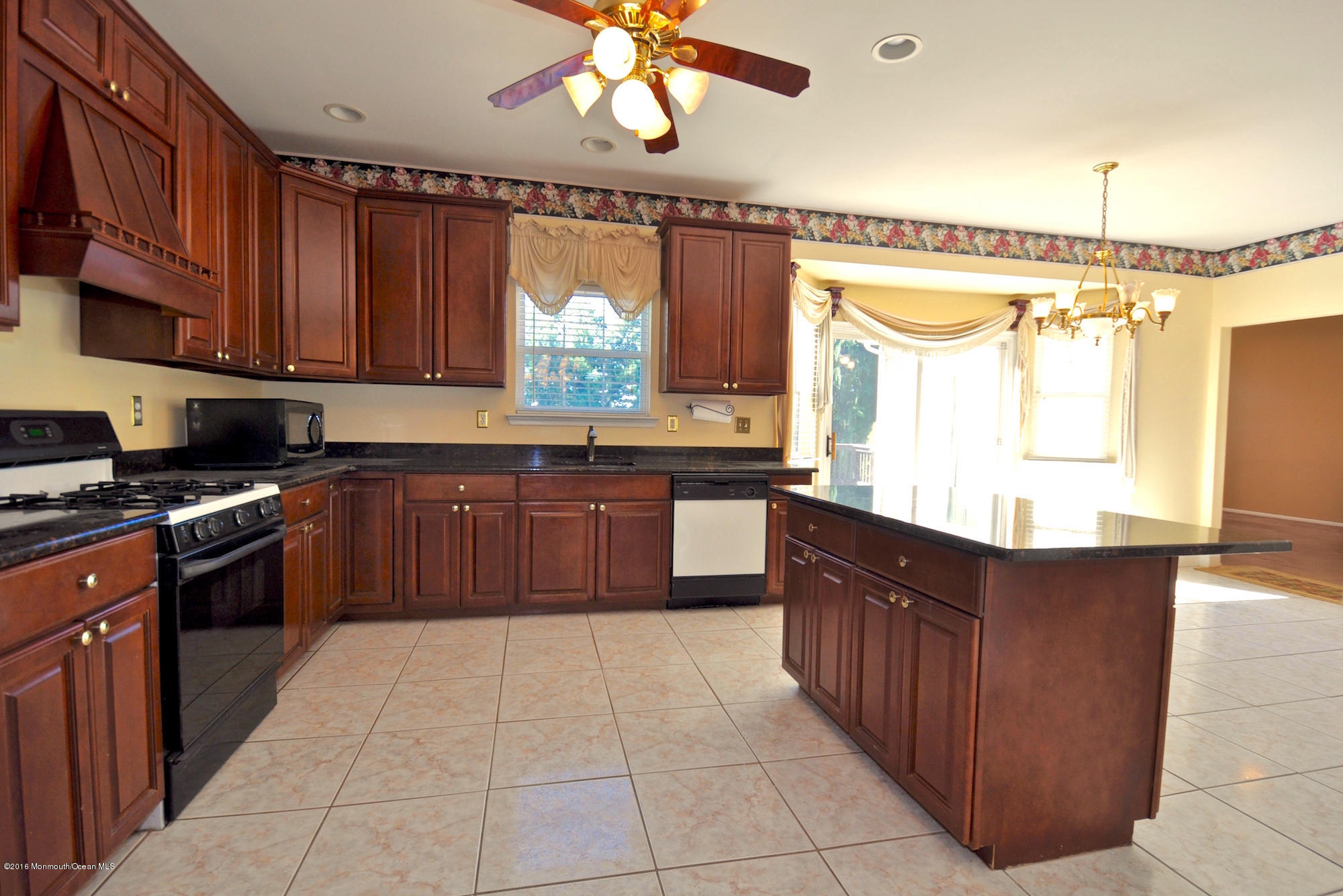 249 Elton Adelphia Road Freehold, NJ 07728 - Photo 5 of 26 11
