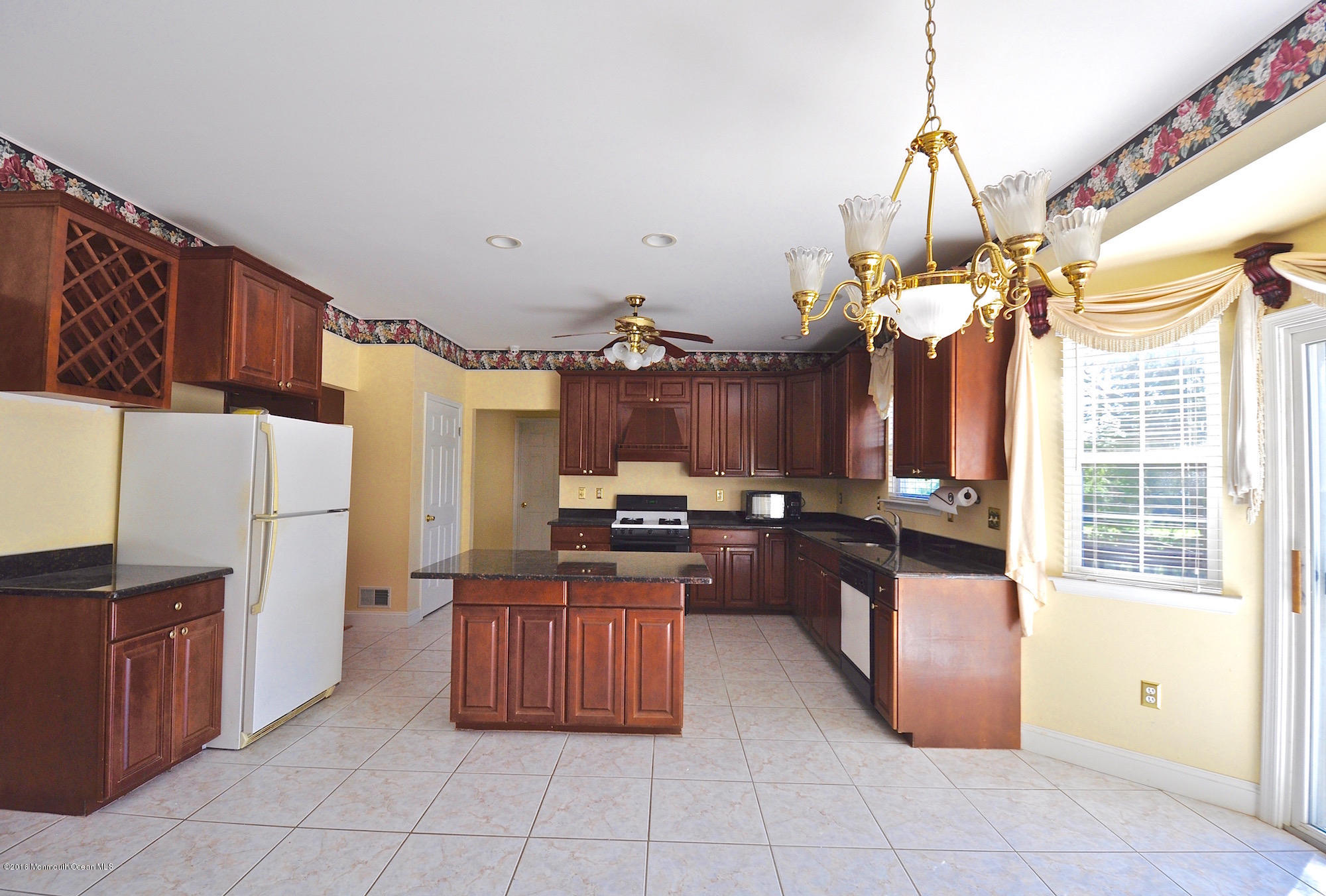 249 Elton Adelphia Road Freehold, NJ 07728 - Photo 7 of 26 10