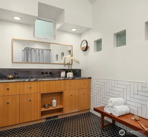 $2,395,000 | 603 Wellington Avenue, Seattle, WA 98122