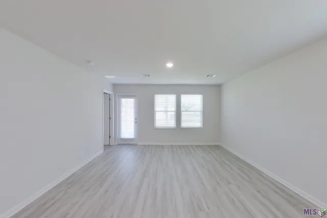 $1,695 | Undisclosed Address, Denham Springs, LA 70726