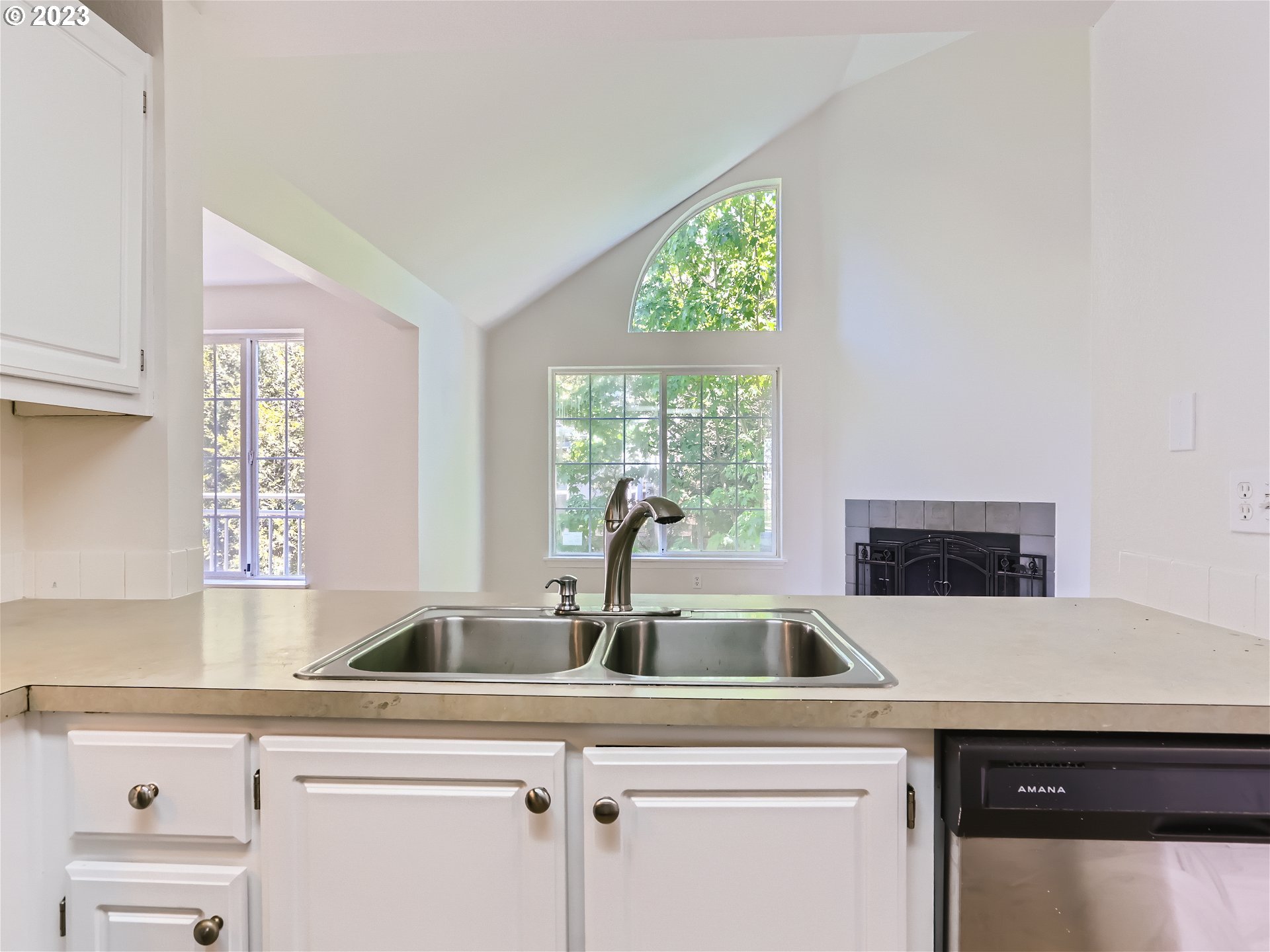 17532 Northwest Springville Road, Unit 4 Portland, OR 97229 - Photo 17 of 27 Gallery Image 17