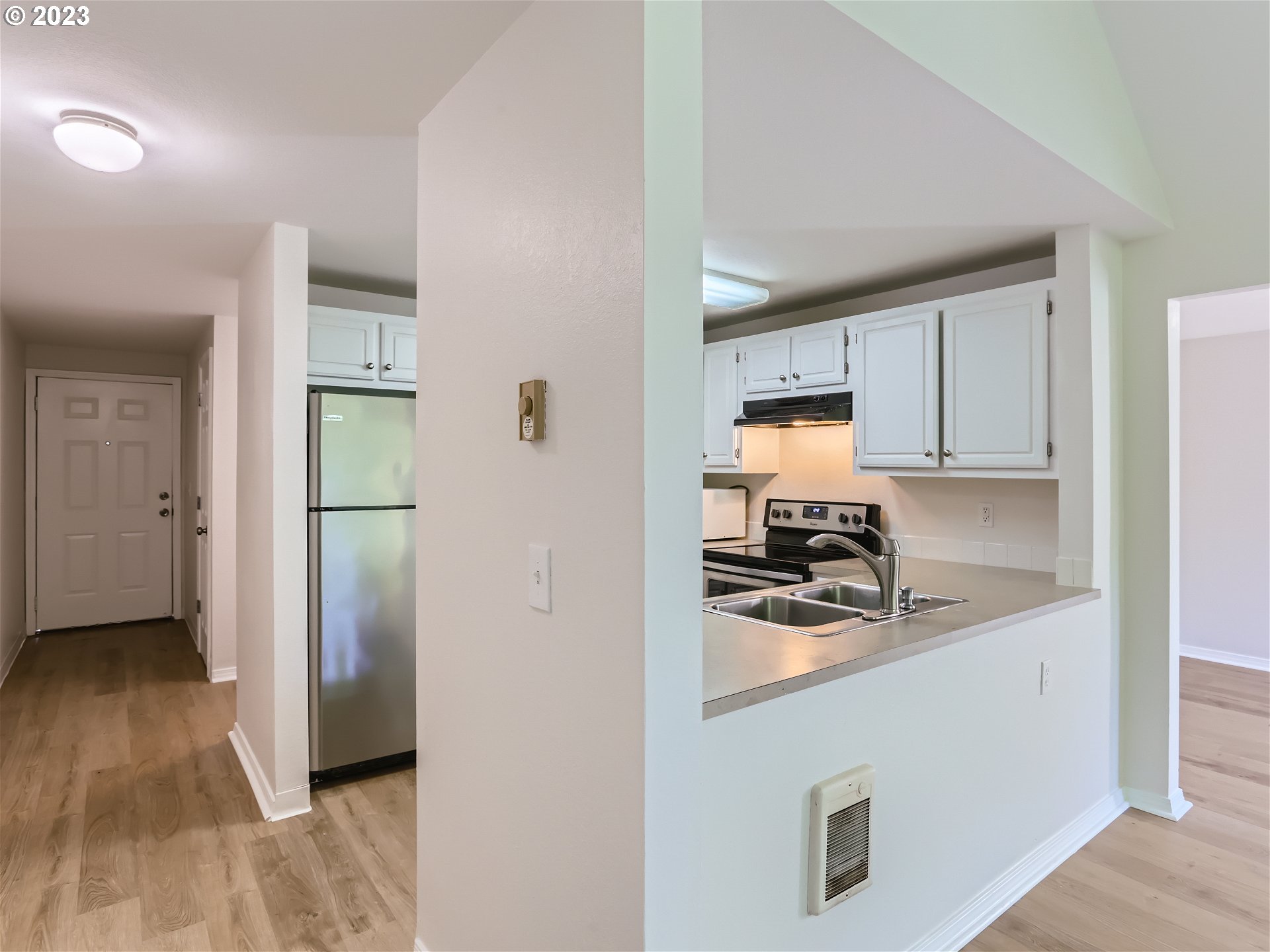 17532 Northwest Springville Road, Unit 4 Portland, OR 97229 - Photo 4 of 27 Gallery Image 4
