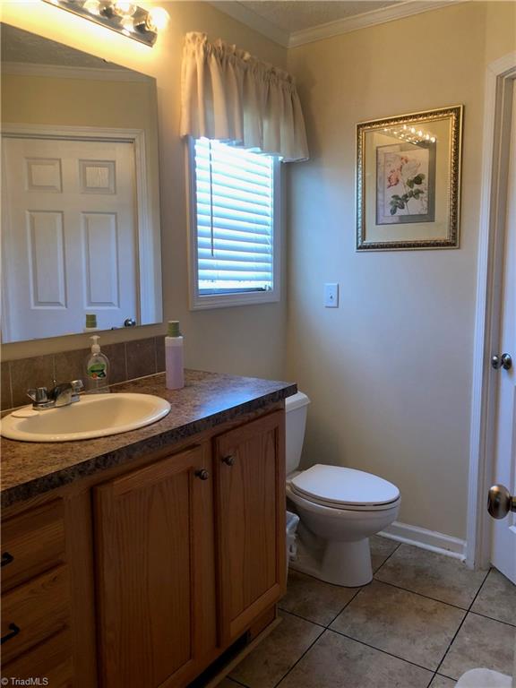 3591 Grubbs Road Walkertown, NC 27051 - Photo 17 of 41 Master Bathroom