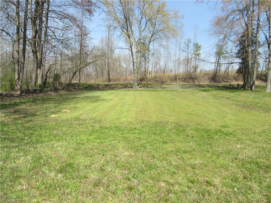 3591 Grubbs Road Walkertown, NC 27051 - Photo 30 of 41 Garden area