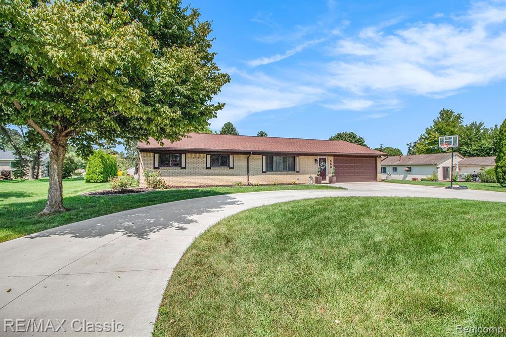 558 Ridge Road Walled Lake, MI 48390 - Photo 3 of 27