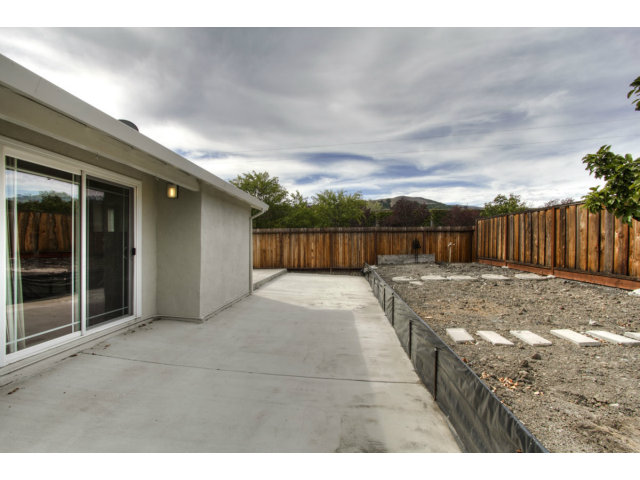 2801 Bridgeport Avenue San Ramon, CA 94583 - Photo 12 of 16 a view of a backyard