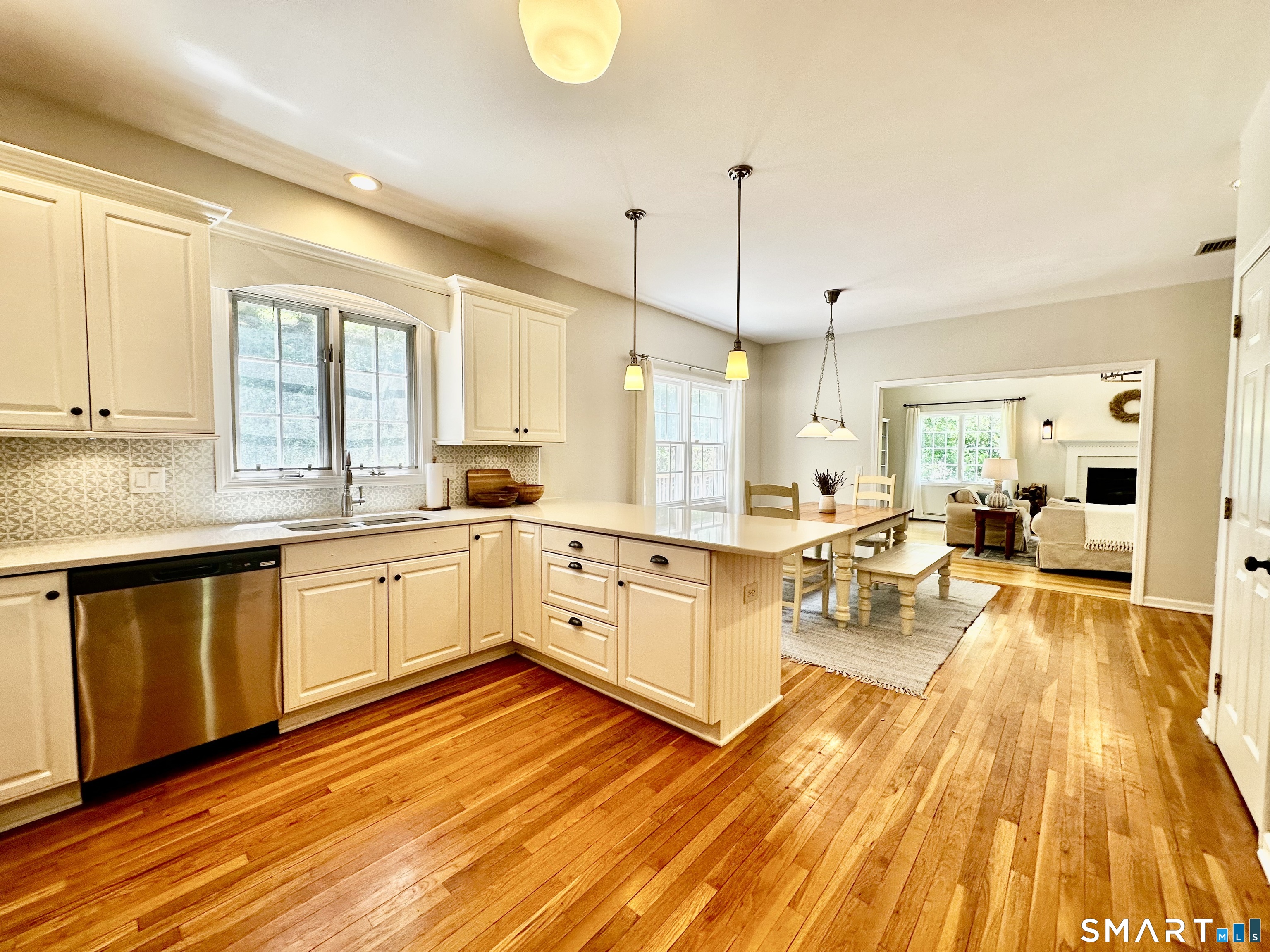 15 Mountain Manor Road Newtown, CT 06482 - Photo 6 of 7